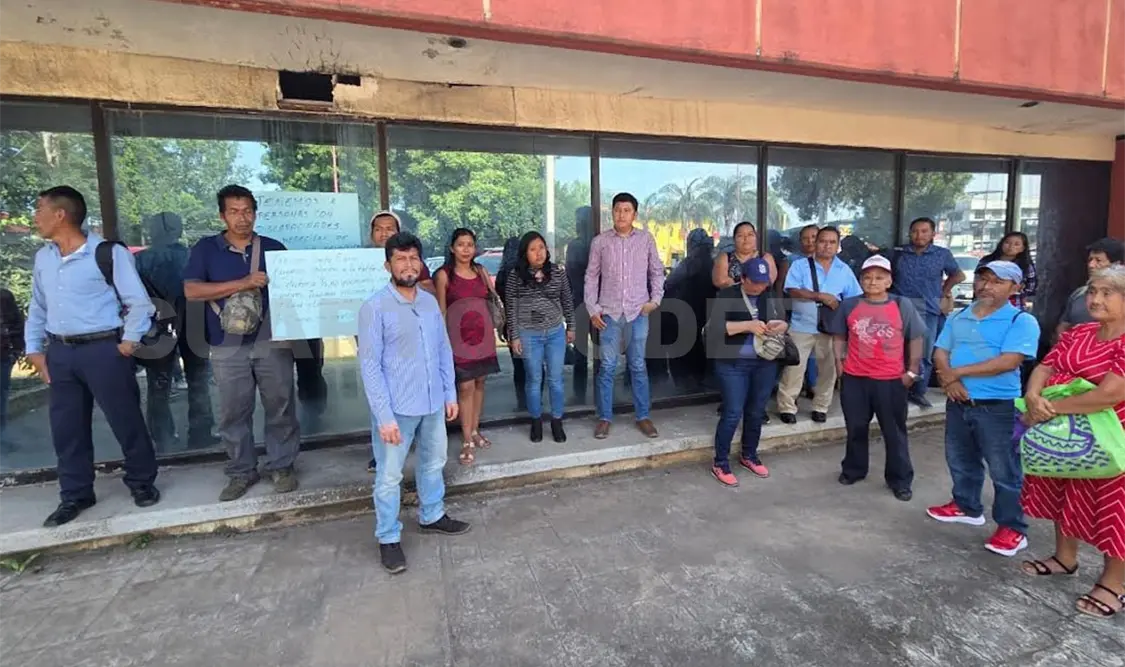 Denunciaron que pese a que funcionarios de la CFE se comprometieron a atenderlos, aún no se restablece el servicio. Víctor Sánchez / CP