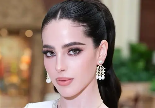 Insultan y corren a Fátima Bosch