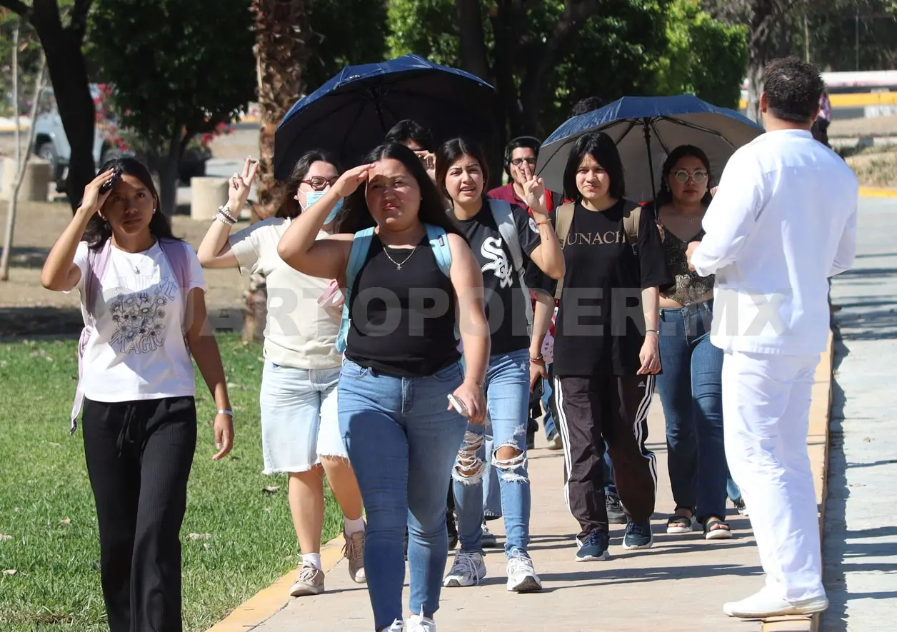 Jóvenes construyen el futuro de Tuxtla