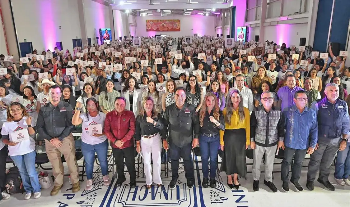 Eduardo Ramírez encabezó el arranque de este programa a alumnas de la máxima casa de estudios del estado. Cortesía