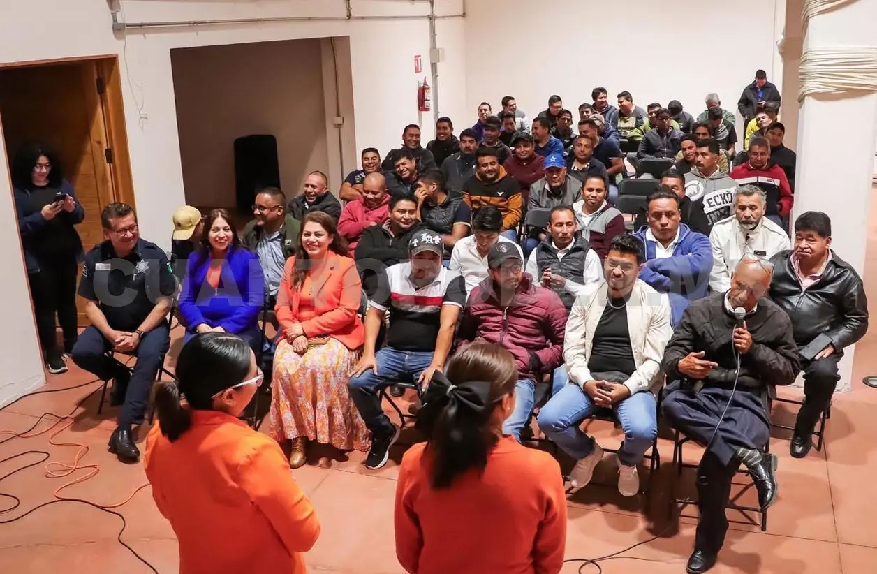 Capacitan a conductores del transporte público