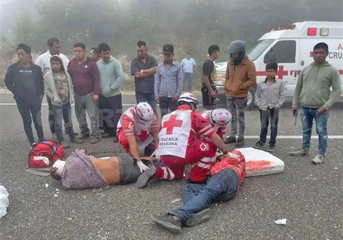 Quedan ocho lesionados por encontronazo en autopista Quedan ocho lesionados por encontronazo en autopista
