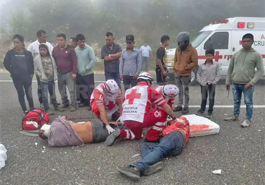 Quedan ocho lesionados por encontronazo en autopista