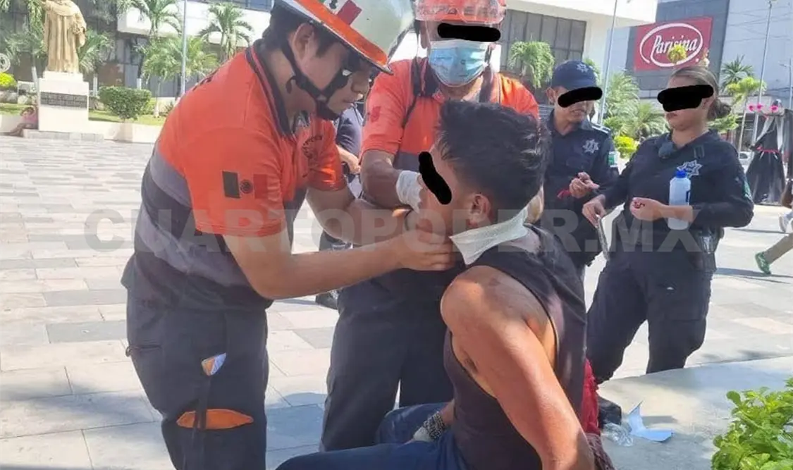 Christofer “N” estaba sentado en una banca cuando un desconocido se le acercó y lo cortó en dos ocasiones. Víctor Sánchez / CP