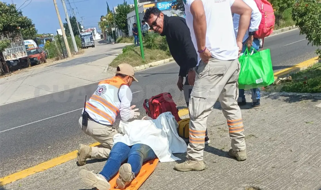 Se movilizaron paramédicos para brindar los primeros auxilios y trasladarlas al hospital. Juan Orel / CP