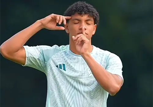 México consigue su primera victoria México consigue su primera victoria