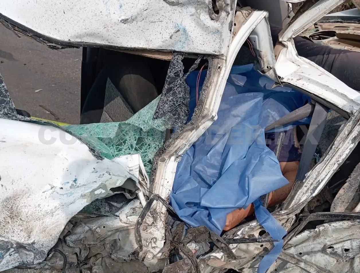 Muere conductor tras brutal encontronazo