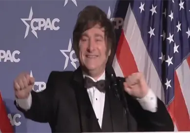 Milei baila al estilo "YMCA" en conferencia Milei baila al estilo "YMCA" en conferencia