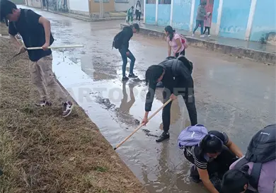 Realizan normalistas campaña de limpieza