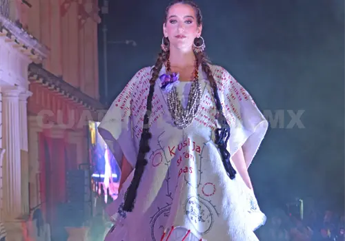 Resaltan textiles de artesanos chiapanecos