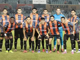 Racing salva su invicto ante Jaguares FC