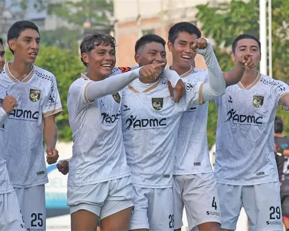 Pavones sorprende a Chifut en el Sospó Pavones sorprende a Chifut en el Sospó