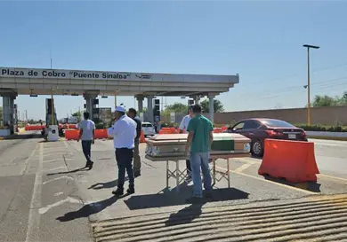 Colocan ataúd en carretera México-Nogales en protesta Colocan ataúd en carretera México-Nogales en protesta