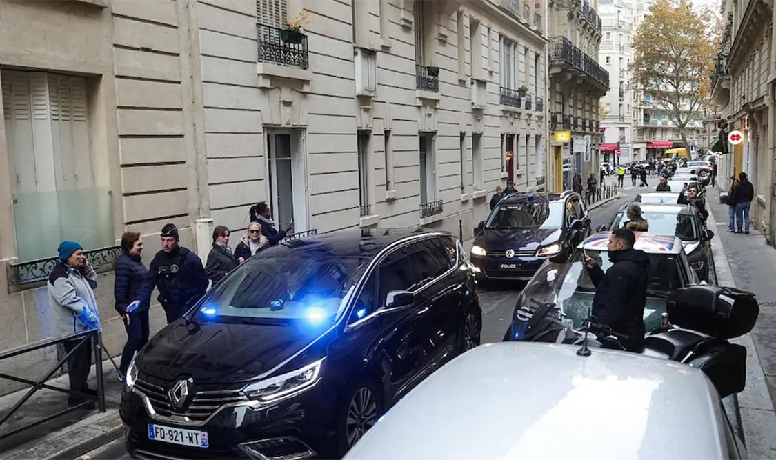 El expresidente galo salió de prisión, pero no puede dejar Francia. Cortesía