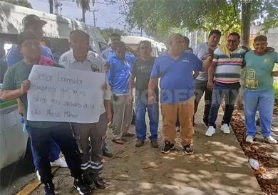 Protestan choferes por saturación de rutas