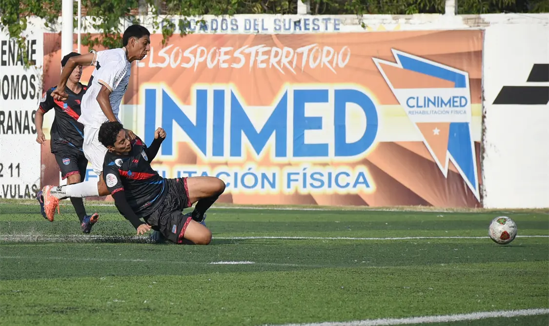 Con par de golazos en el primer tiempo, Pavones ADMC regresó a la senda del triunfo. Diego Pérez/CP