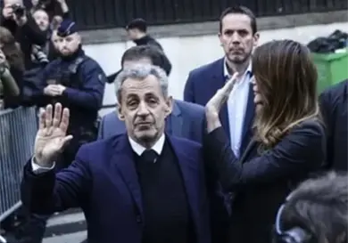 Sarkozy retoma hábitos familiares tras liberación Sarkozy retoma hábitos familiares tras liberación