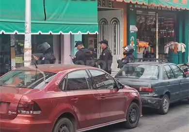 Lesionan a una mujer en asalto a negocio