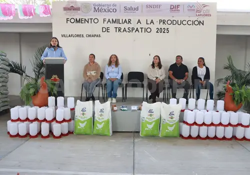 Entregan fomento familiar a la producción de traspatio