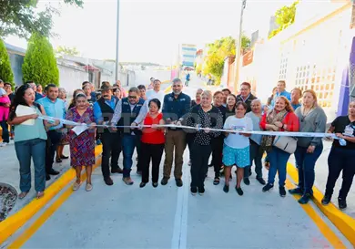 Entrega Ángel Torres nuevas Calles Felices
