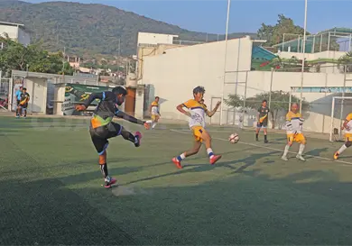 Santos Jr. se corona en vibrante final