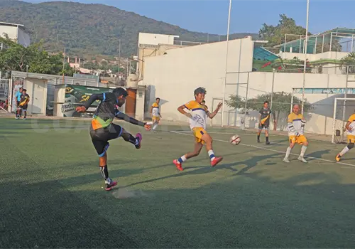 Santos Jr. se corona en vibrante final