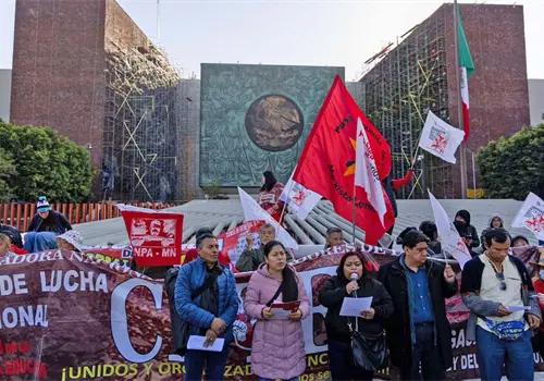 CNTE instala plantón en CDMX CNTE instala plantón en CDMX