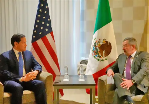 De la Fuente dialoga con Marco Rubio en el G7 De la Fuente dialoga con Marco Rubio en el G7