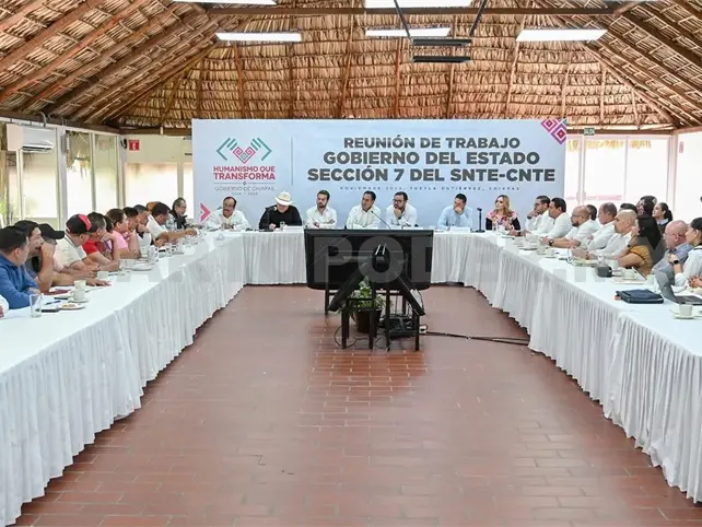 Refuerzan diálogo con maestros del SNTE-CNTE Refuerzan diálogo con maestros del SNTE-CNTE