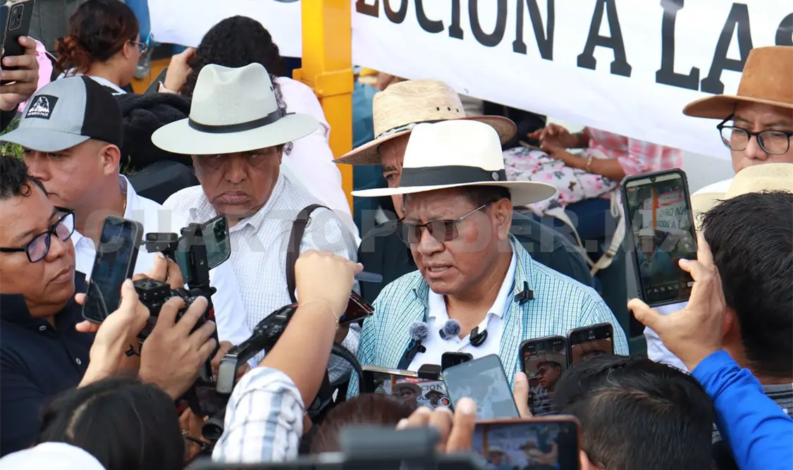 Los docentes se dividieron para tomar los edificios y las casetas, lo que causó estragos en el tránsito. Samuel Meneses / CP