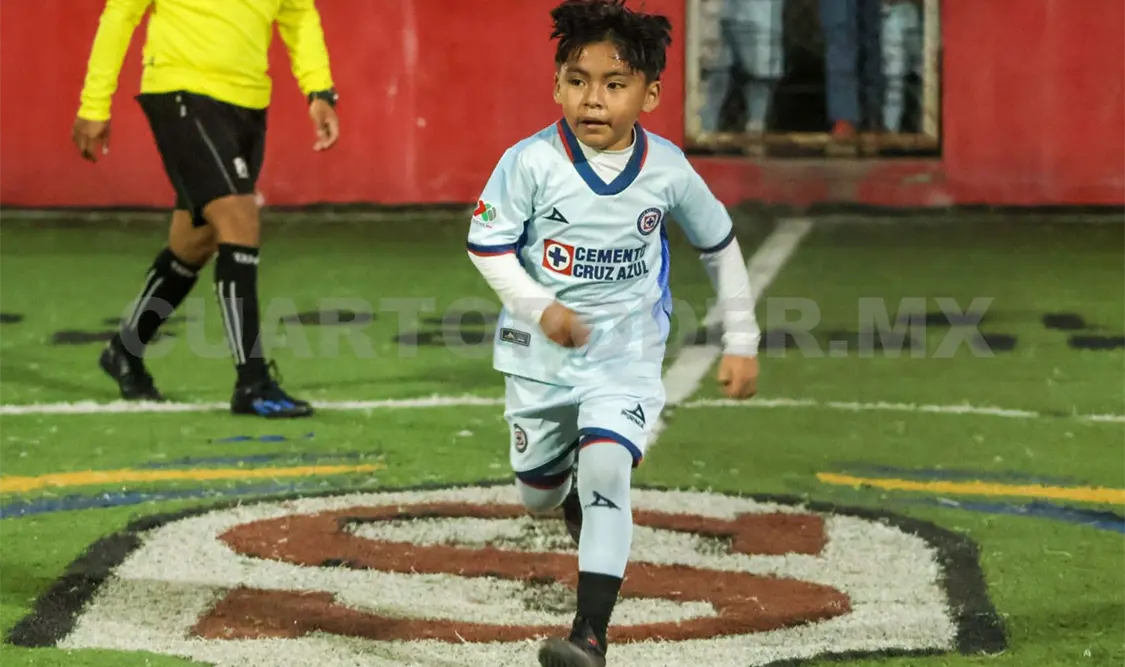 Ambos equipos se prepararon para la tanda de penales demostrando una gran fortaleza mental. Alan Pola/CP