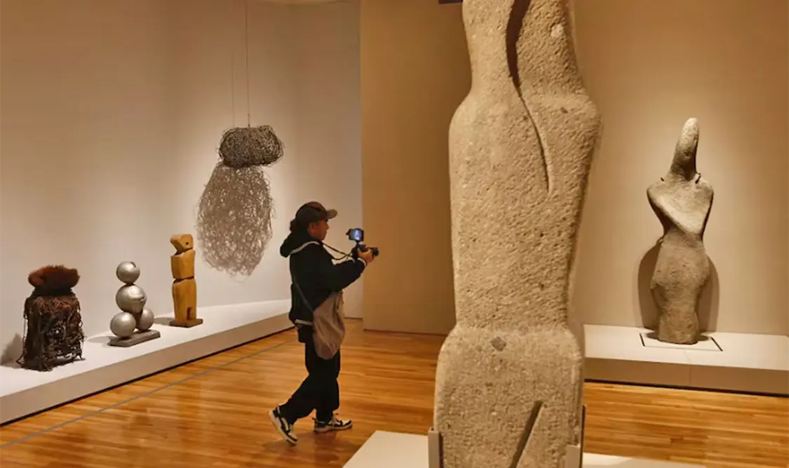 La muestra estará abierta al público hasta el 5 de abril de 2026. Cortesía