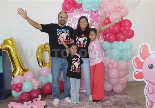 Frida festeja su primer decada de vida Frida festeja su primer decada de vida