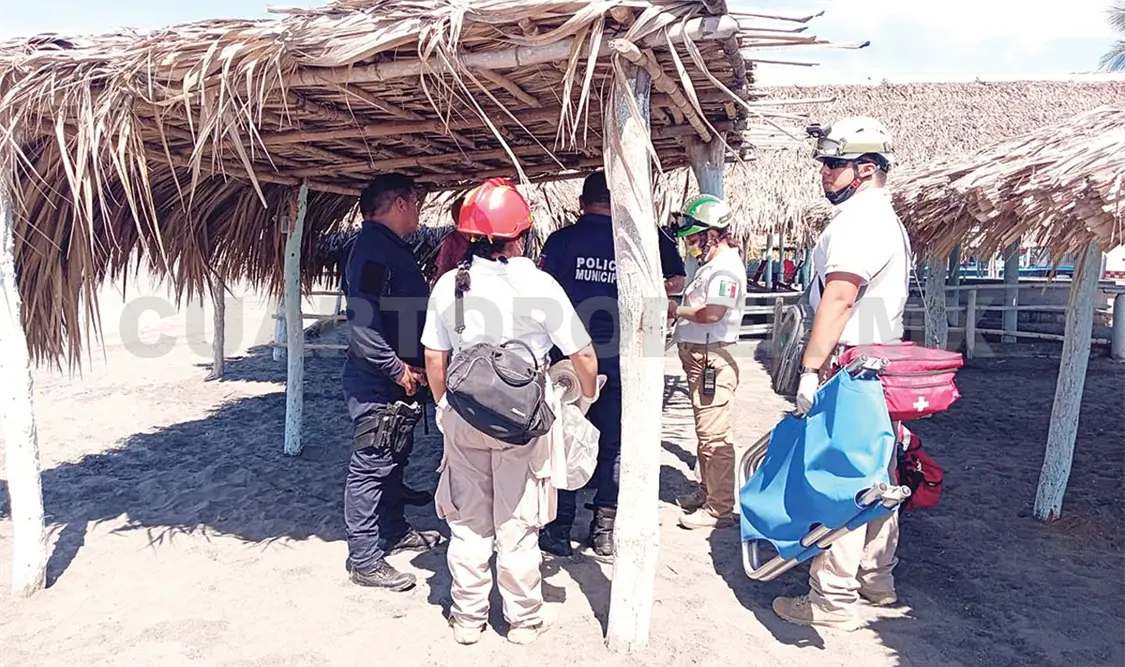 Los bañistas se metieron al mar cuando fueron jalados por una ola. Víctor Sánchez / CP