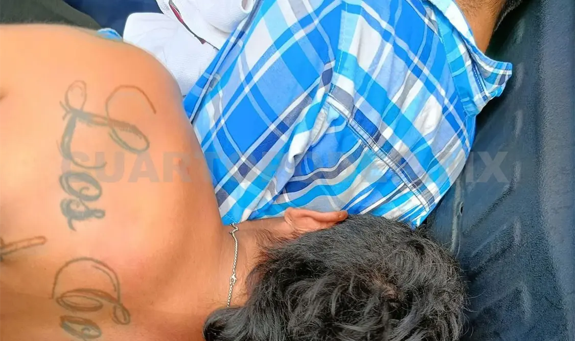 La motocicleta recuperada fue encontrada dentro de una vivienda, donde se ocultaban los presuntos asaltantes. Ulises Villalobos / CP