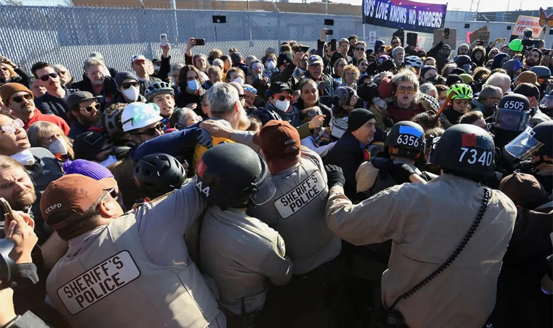 Protesta contra el ICE deja 21 detenidos