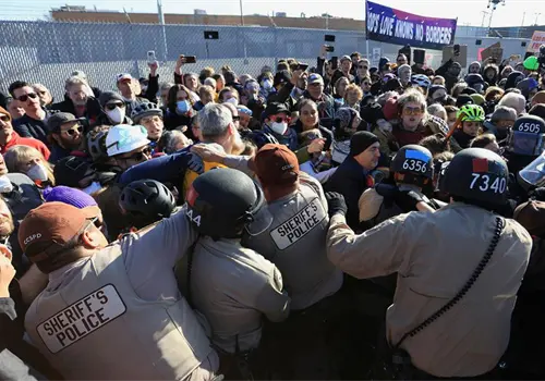 Protesta contra el ICE deja 21 detenidos Protesta contra el ICE deja 21 detenidos
