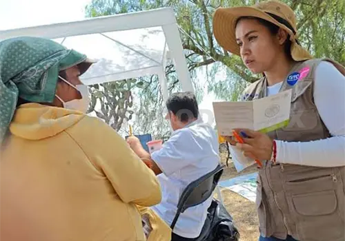 Más de mil 400 cartillas de salud para migrantes