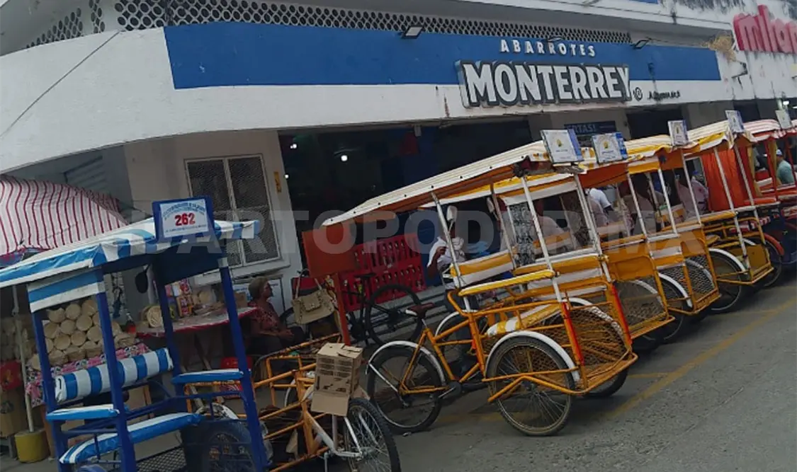 La situación de los bicitaxis provoca un tremendo caos vial. Noel Vázquez / CP