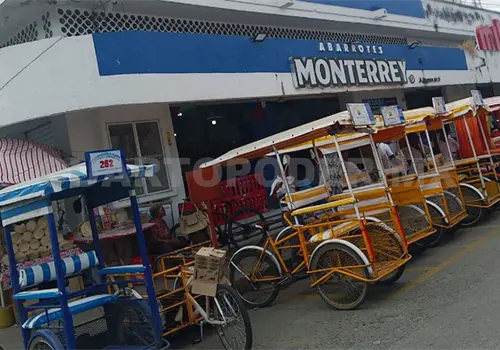 Bicitaxis invaden mercado público de Pijijiapan