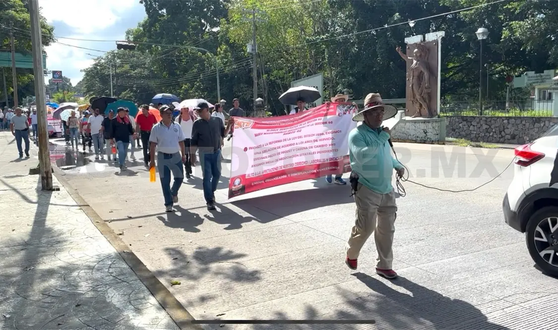 Maestros demandan descongelar plazas