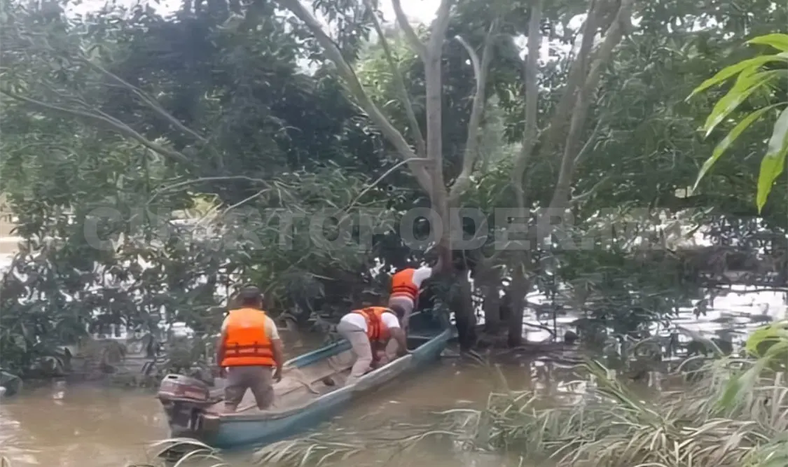 Quiso salirse con la suya al aventarse al río, pero no contaba con el golpe al caer. Genaro Sánchez / CP