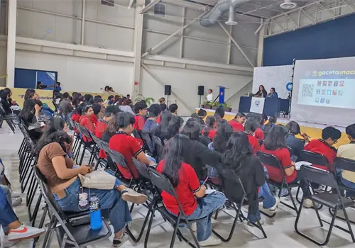 Estudiantes realizan evento académico Estudiantes realizan evento académico