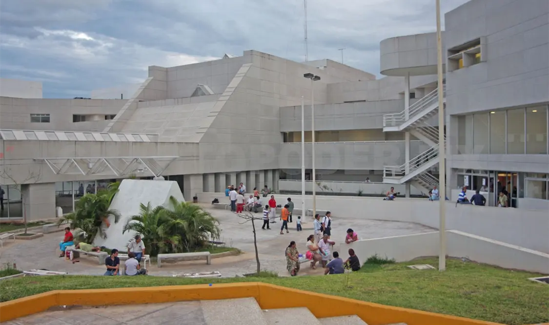 La escasez de neurocirujanos se debe a las condiciones laborales y los bajos incentivos que ofrece el sector público. Diego Pérez / CP