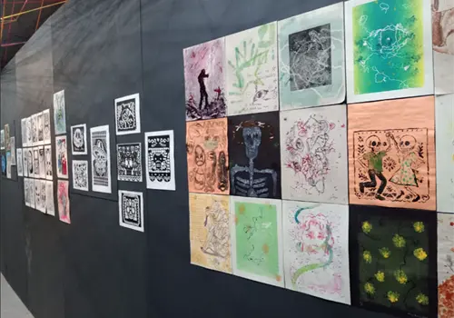 Jóvenes crean mural sobre la muerte Jóvenes crean mural sobre la muerte