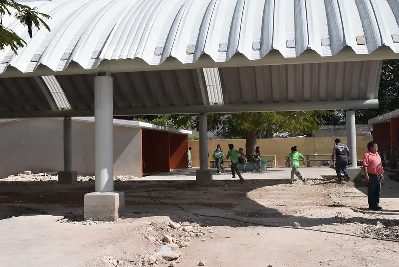 Los comités de padres de familia evalúan las necesidades de sus espacios para decidir en qué acciones aplicar los recursos otorgados. Cortesía