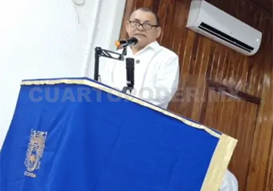 Director de la Facultad de Negocios rinde informe de actividades