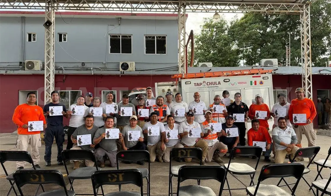 Al finalizar se llevó a cabo la entrega de constancias a los participantes. CP