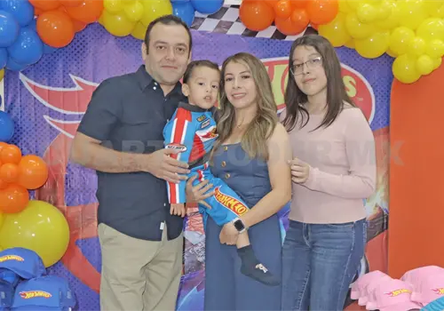 Luis Emilio celebra 3 años