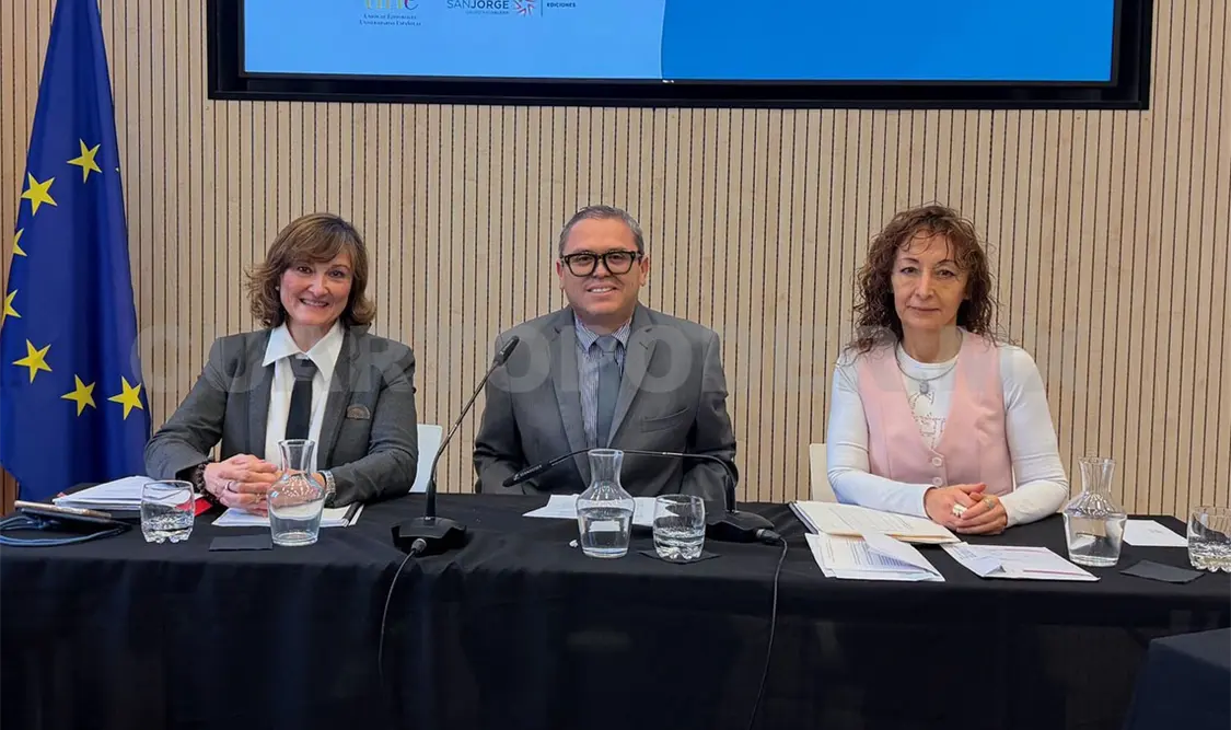 Acude el rector Oswaldo Chacón Rojas a la asamblea general de la UNE. CP